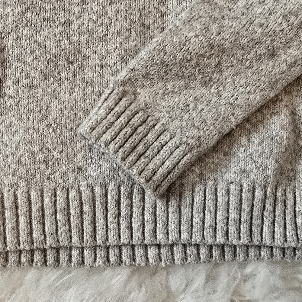 Dinosaur sweater - Picture 6 of 6